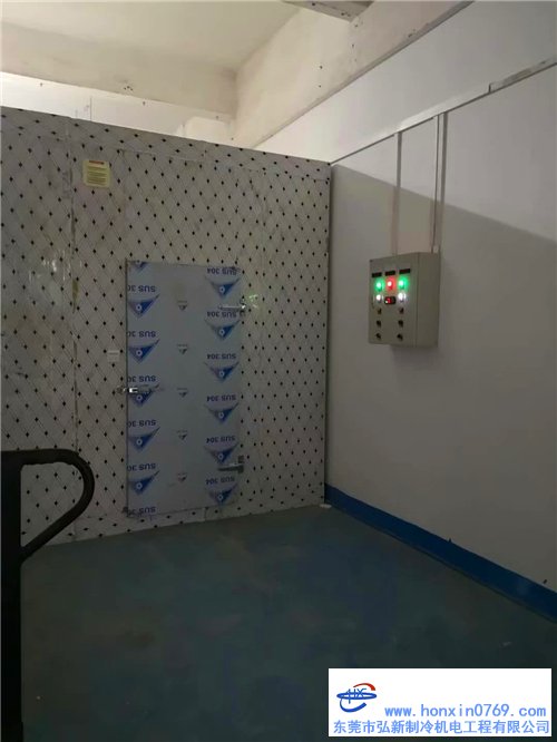 深圳拆裝冷庫完工交付，邊試機邊進(jìn)貨